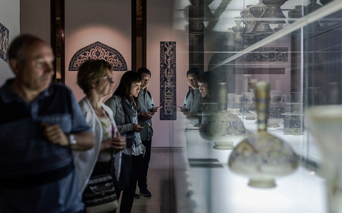 combo: calouste gulbenkian museum + world of banksy immersive art tickets-7 combo: calouste gulbenkian museum + world of banksy immersive art tickets-7