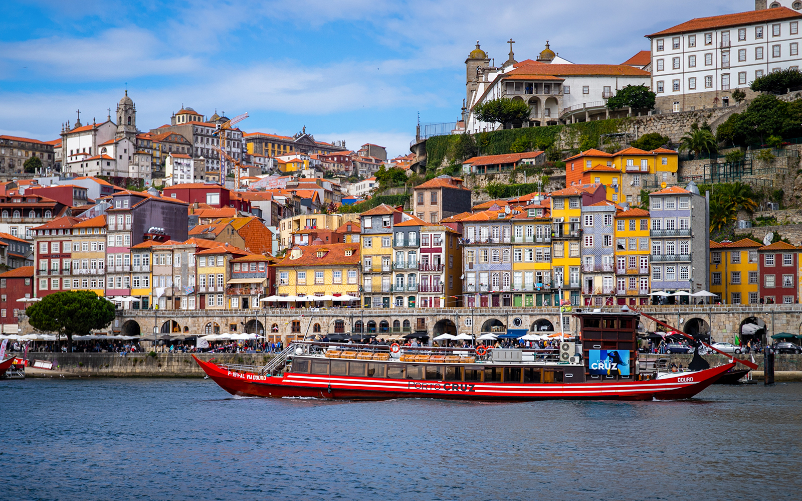 Hop On Hop Off Porto Bus Tour Multilingual Expert Guide 2023   3ca7f068 F584 4e1a 9e3f B16619f3a2ba 18758 Porto Porto Bus   Boat 02 