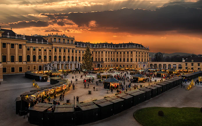 Schönbrunn Palace: Mozart & Strauss Concert & Christmas Market