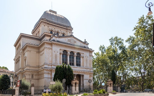 Great Synagogue of Rome, a landmark near the Roman-Jewish cooking class location.