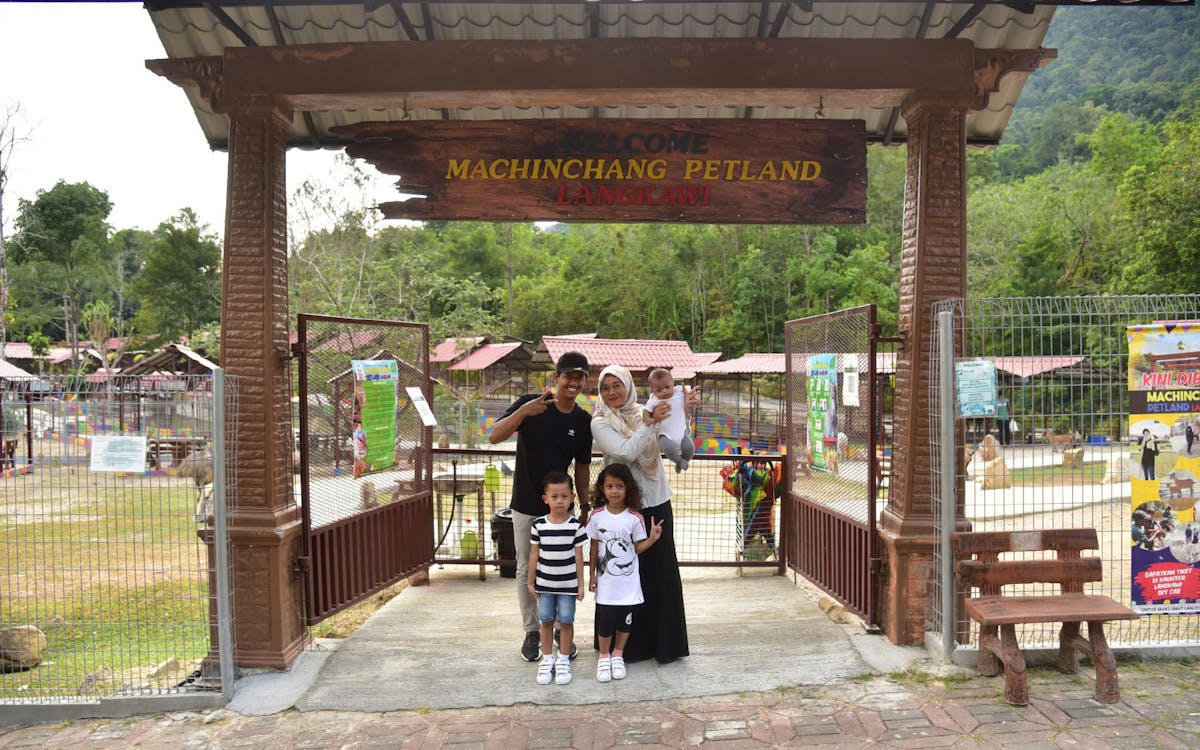 entry tickets to skycab cable car, 3d art langkawi, skydome, skyrex & machinchang petland langkawi-2 entry tickets to skycab cable car, 3d art langkawi, skydome, skyrex & machinchang petland langkawi-2