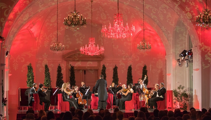 Schonbrunn Palace Christmas market