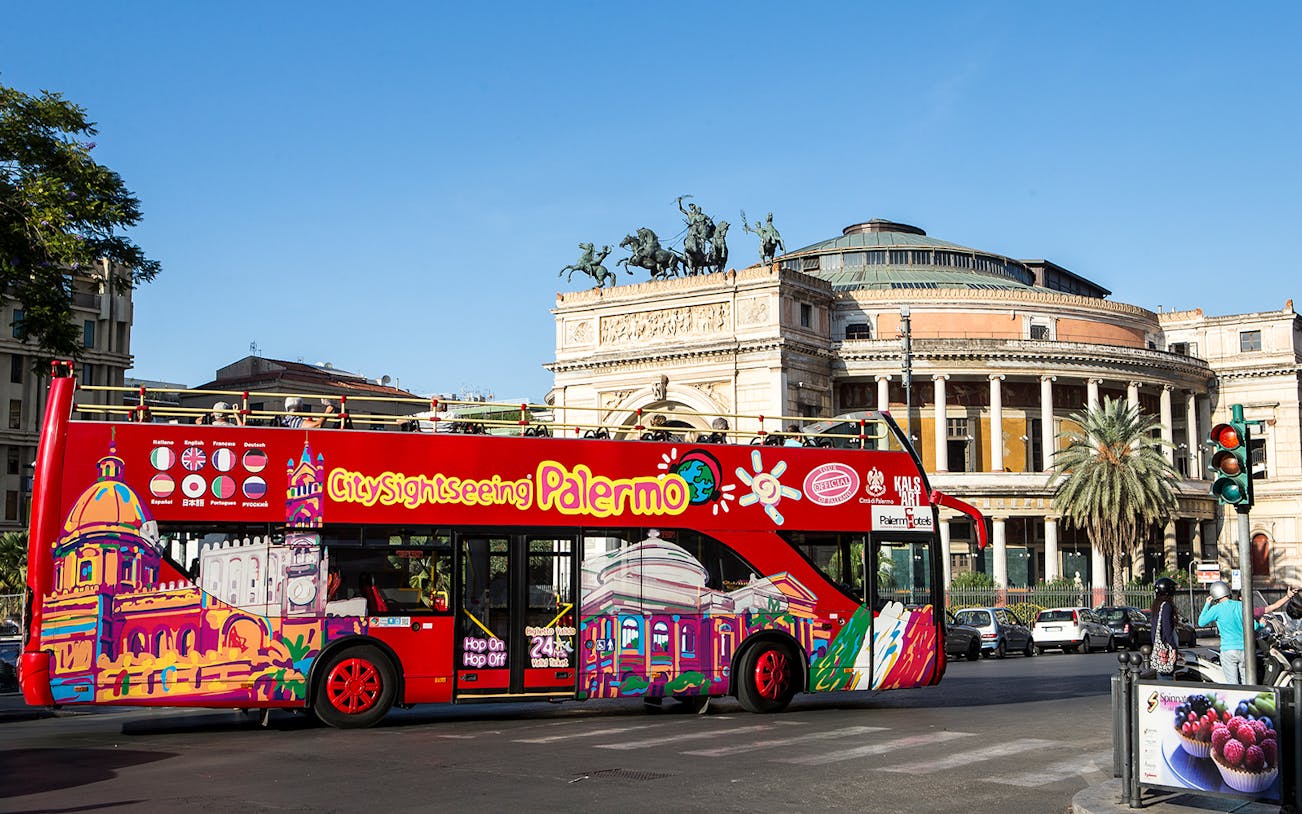 Palermo hop-on hop-off bus in front of Teatro Politeama, Palermo.