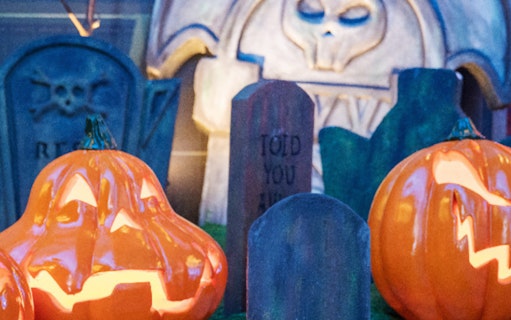 Jack-o'-lanterns and tombstones at Genting Spookadilly Halloween in Skytropolis.