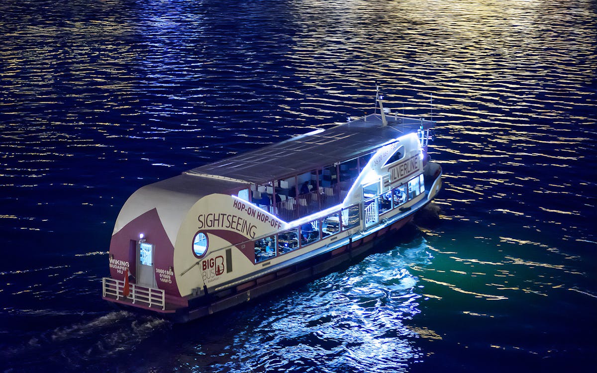 budapest new year's eve cruise on the danube with unlimited drinks-2 budapest new year's eve cruise on the danube with unlimited drinks-2
