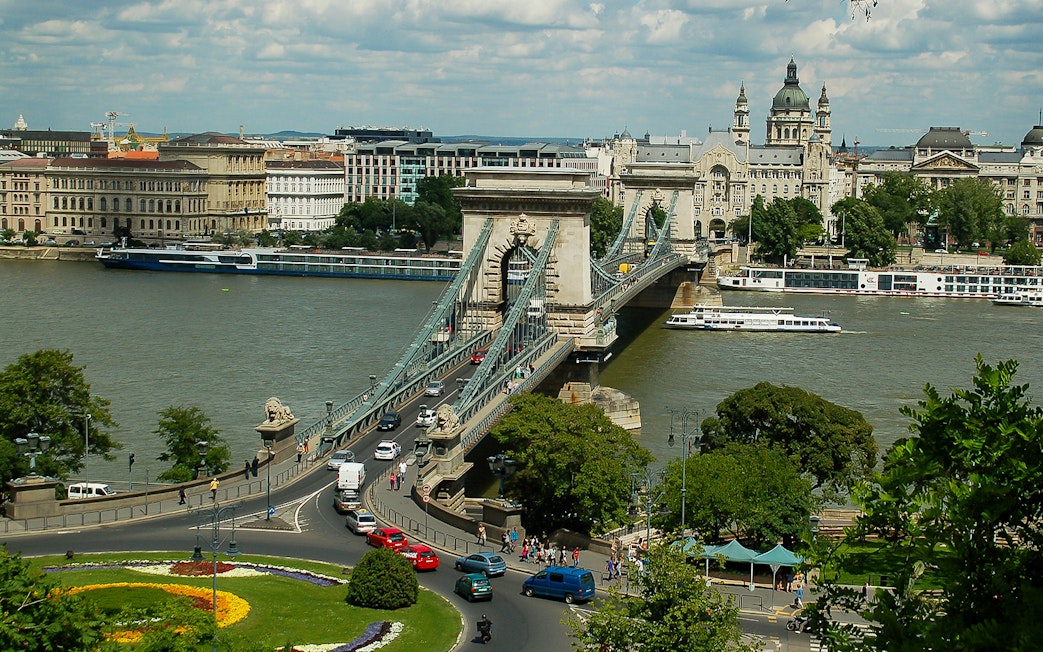 Chain Bridge over the Danube River in Budapest during a guided bus tour.