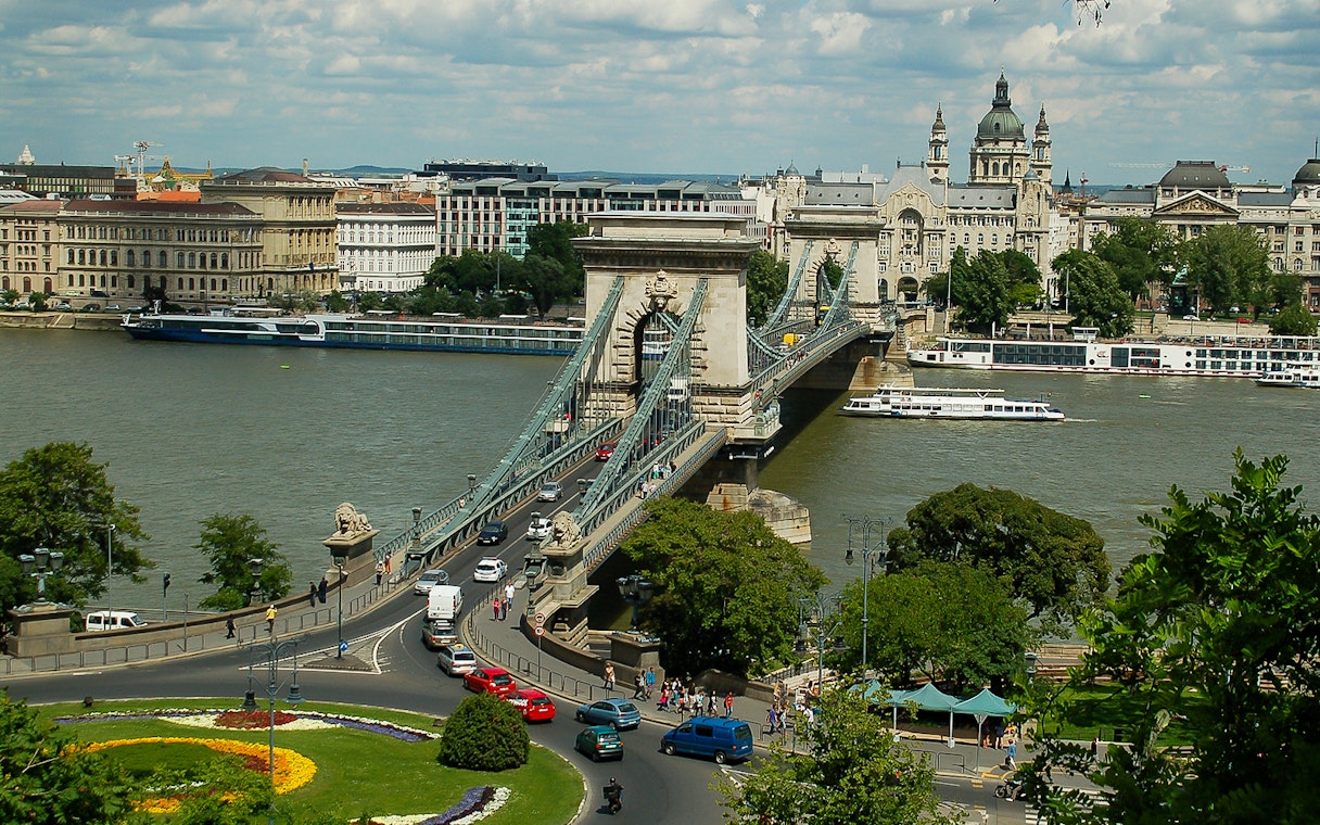 Chain Bridge over the Danube River in Budapest during a guided bus tour.