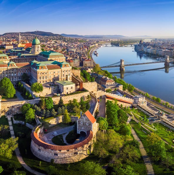 Sightseeing Budapest with the Hop-On Hop-Off Tours