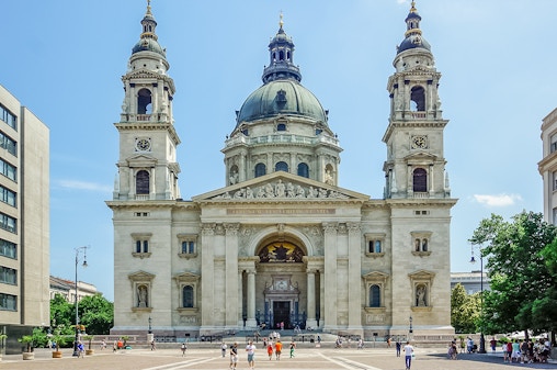 Budapest all in 1: 3-Hour Guided Bus Tour & 1-Hour Danube River Cruise