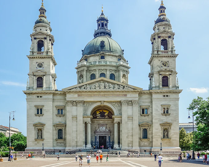 Budapest all in 1: 3-Hour Guided Bus Tour & 1-Hour Danube River Cruise