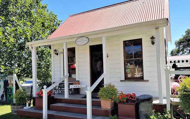 Birdwoods Sweet Shop entrance on Napier and Hawkes Bay tour.