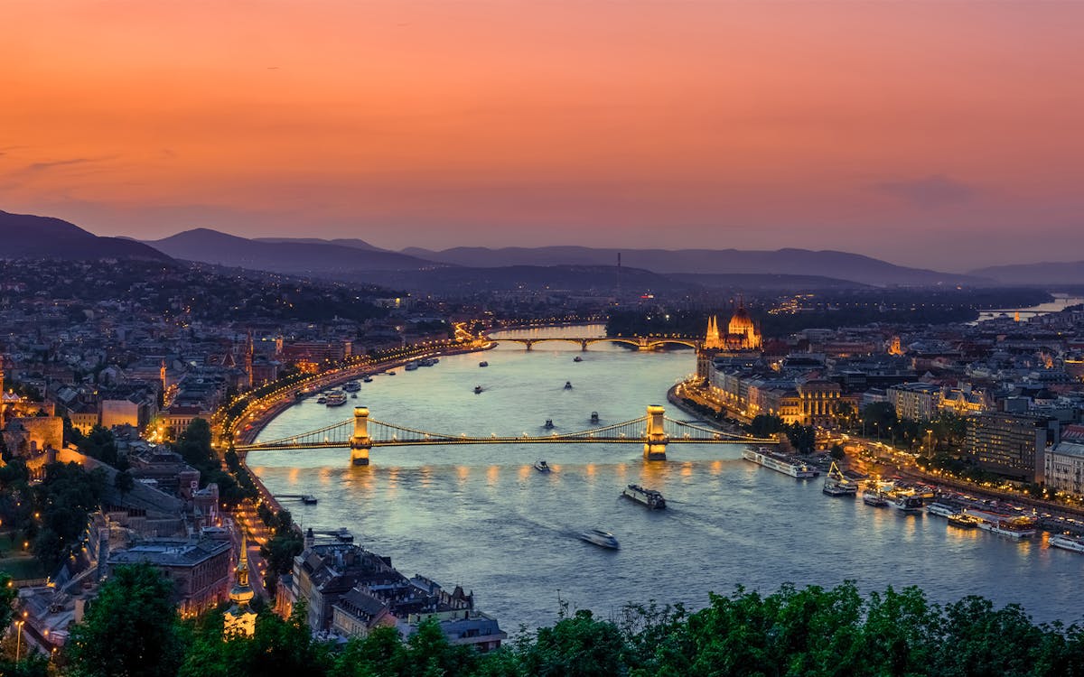 evening danube cruise in budapest and dinner with champagne-6 evening danube cruise in budapest and dinner with champagne-6