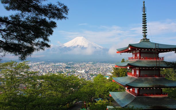Chureito Pagoda with Mount Fuji in the background, Japan.