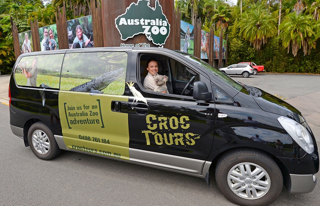 Transfer van to Australia Zoo