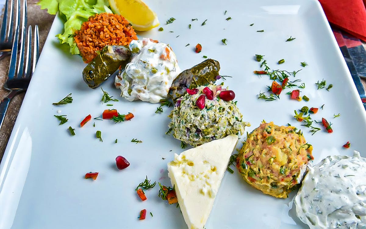bosphorus dinner cruise & entertaintment / private table-12 bosphorus dinner cruise & entertaintment / private table-12