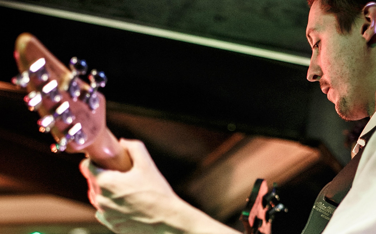 Guitarist performing on Thames Jazz Cruise.