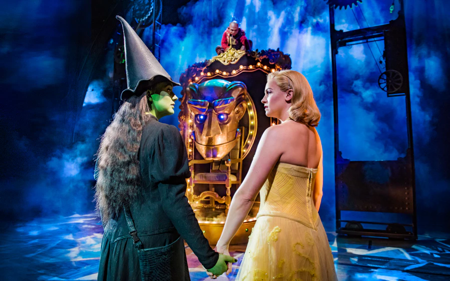 Filmatiseringen af »Wicked« med Ariana Grande i hovedrollen har fået en premiere dato