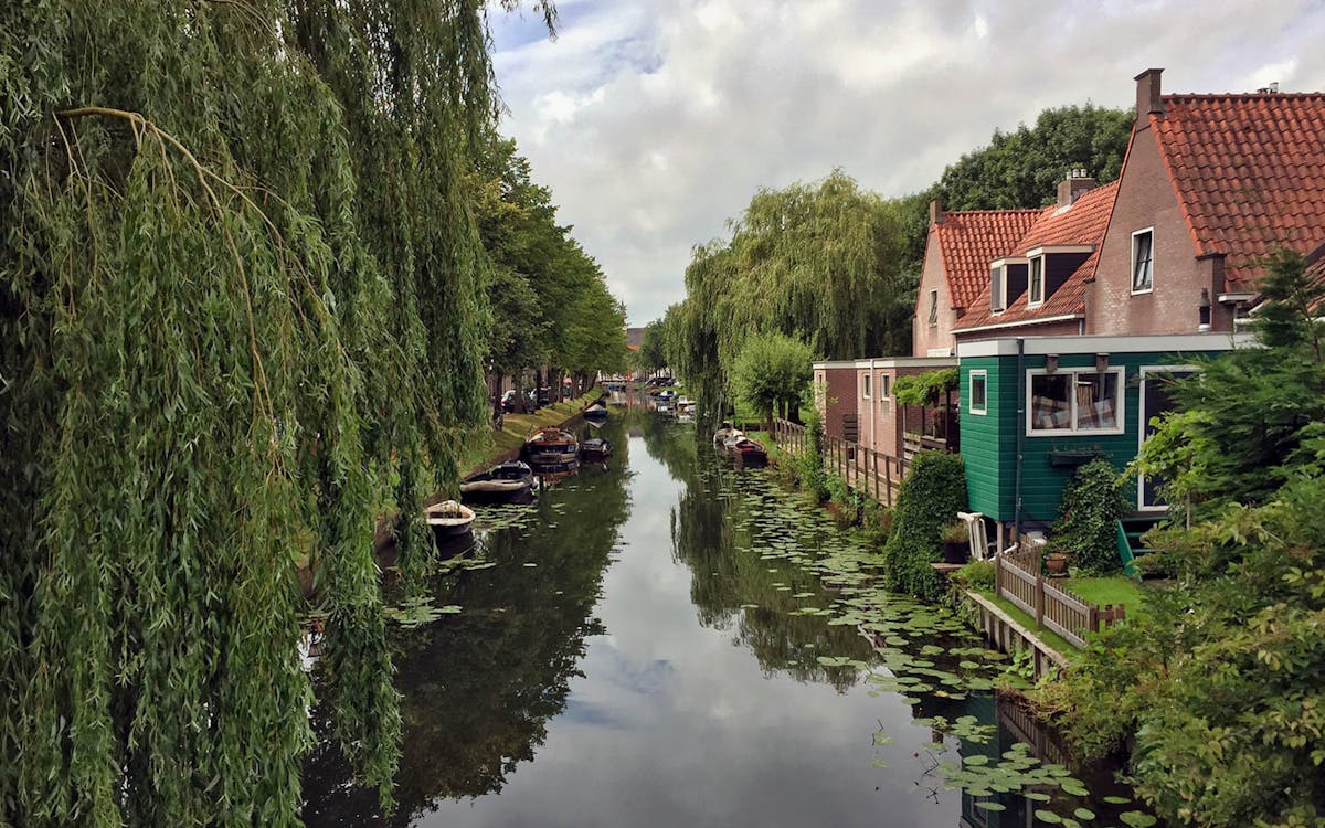 small group half day trip to volendam & edam-3 small group half day trip to volendam & edam-3