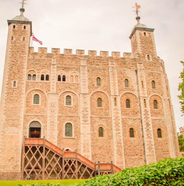 Choose which of the Tower of London entrance is right for you