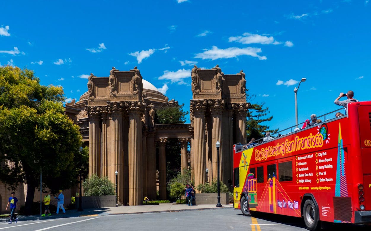 Hop-On Hop-Off bus at Palace of Fine Arts, San Francisco.