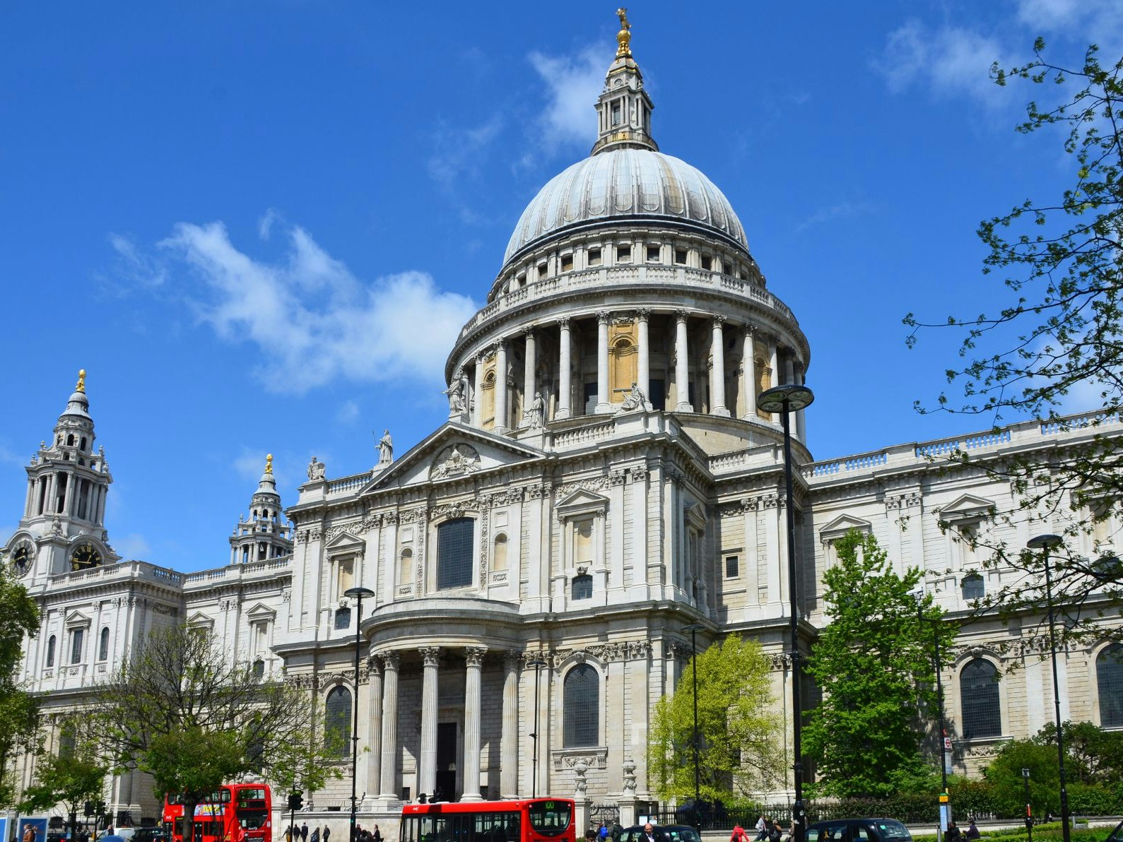 St Paul's Cathedral exterior with iconic dome, London.