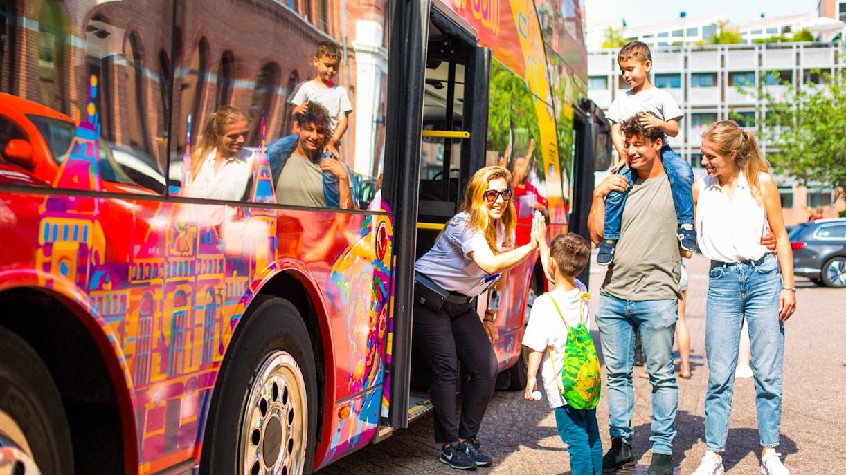 Amsterdam hop on hop off bus and boat timings