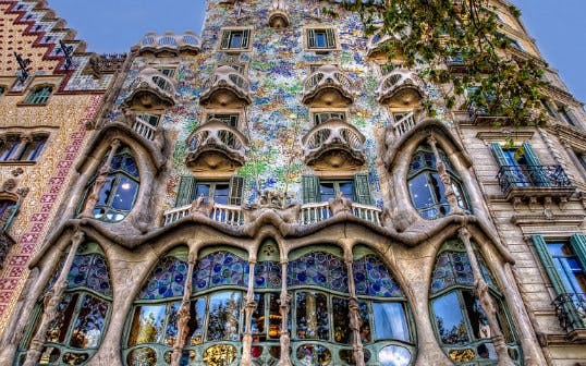 gaudí monuments and shopping combo-4 gaudí monuments and shopping combo-4