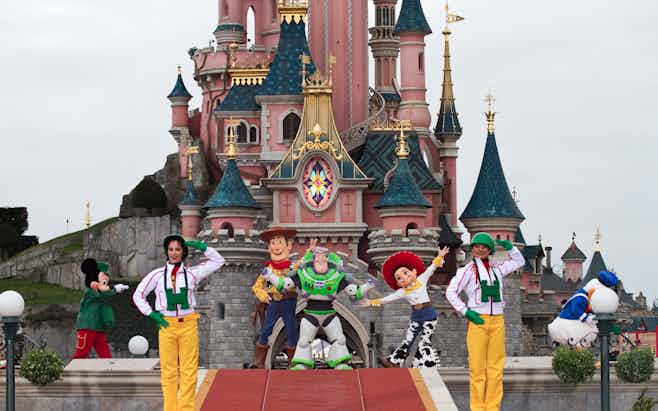 Paris 5 Day Itinerary-Disneyland Paris