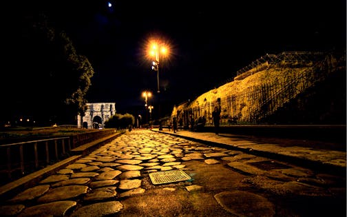 Moonlight Tour of the Colosseum with Arena Access