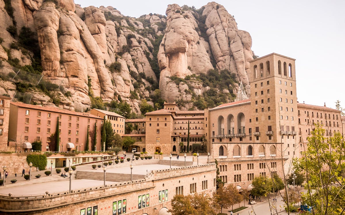montserrat walking tour with tapas & wine-7 montserrat walking tour with tapas & wine-7