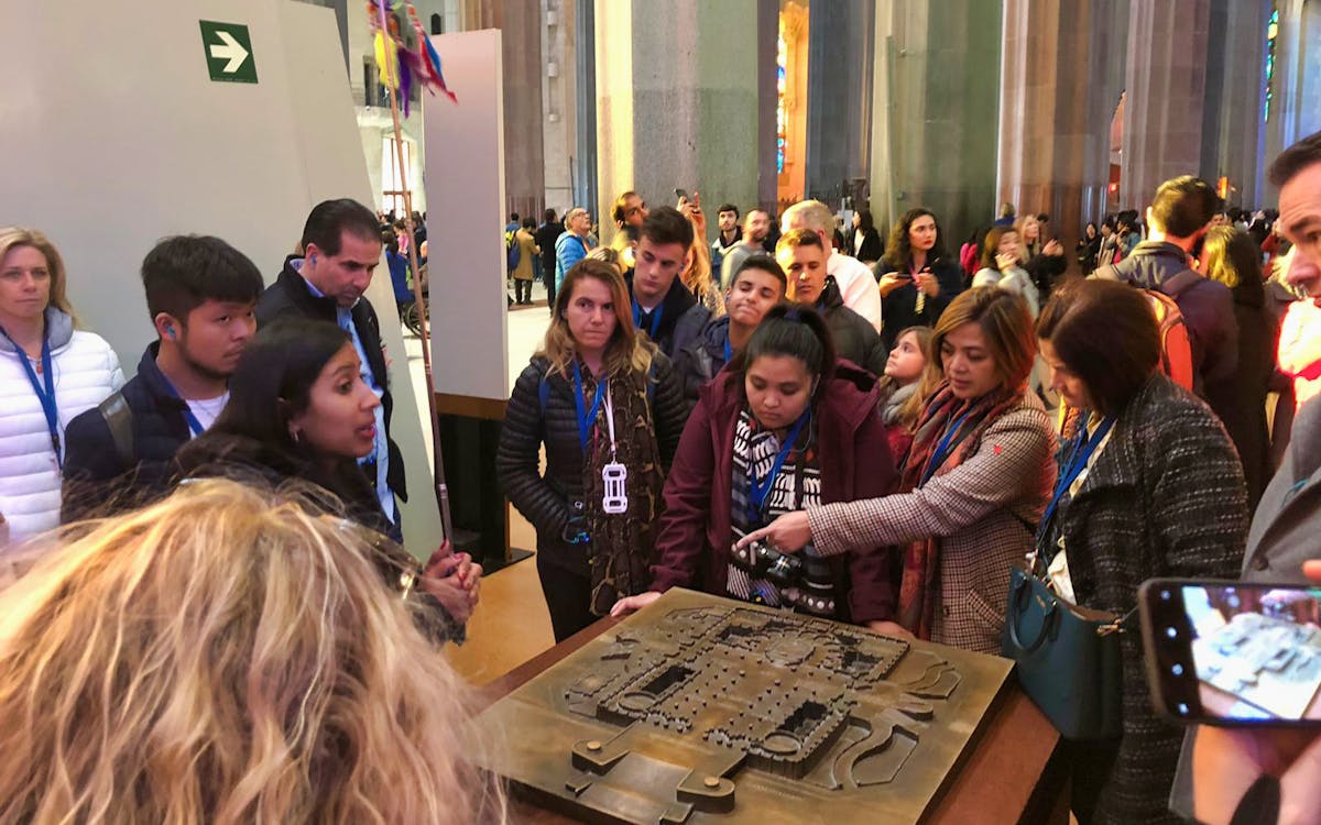 visita guiada bilíngue com acesso rápido da sagrada família-2 visita guiada bilíngue com acesso rápido da sagrada família-2