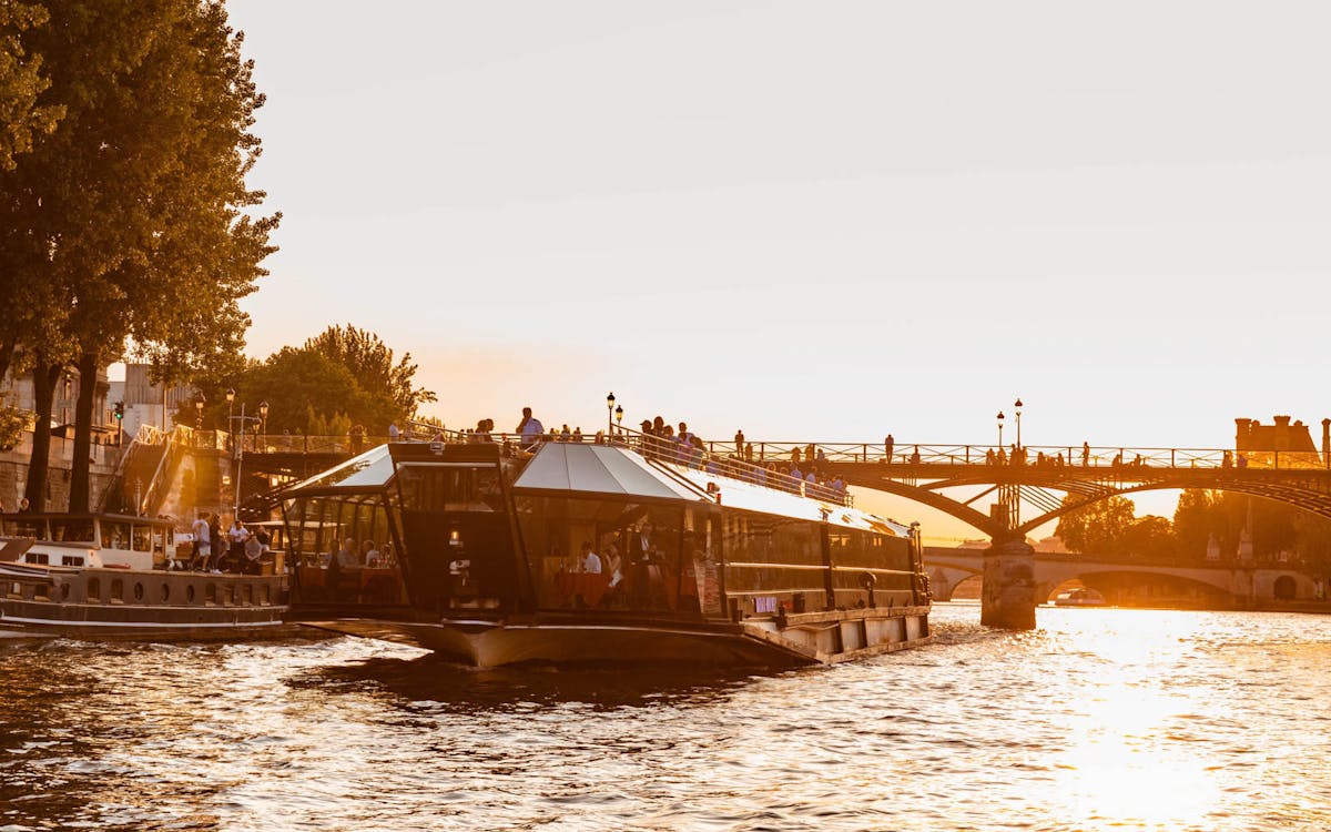 1-hour seine river cruise with live commentary-6 1-hour seine river cruise with live commentary-6