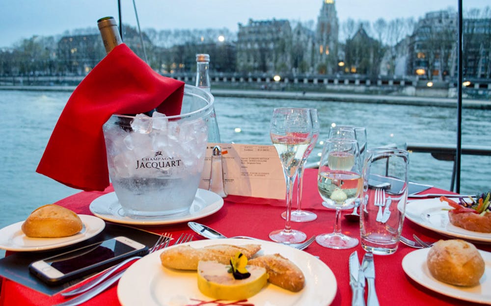 river cruise meal paris