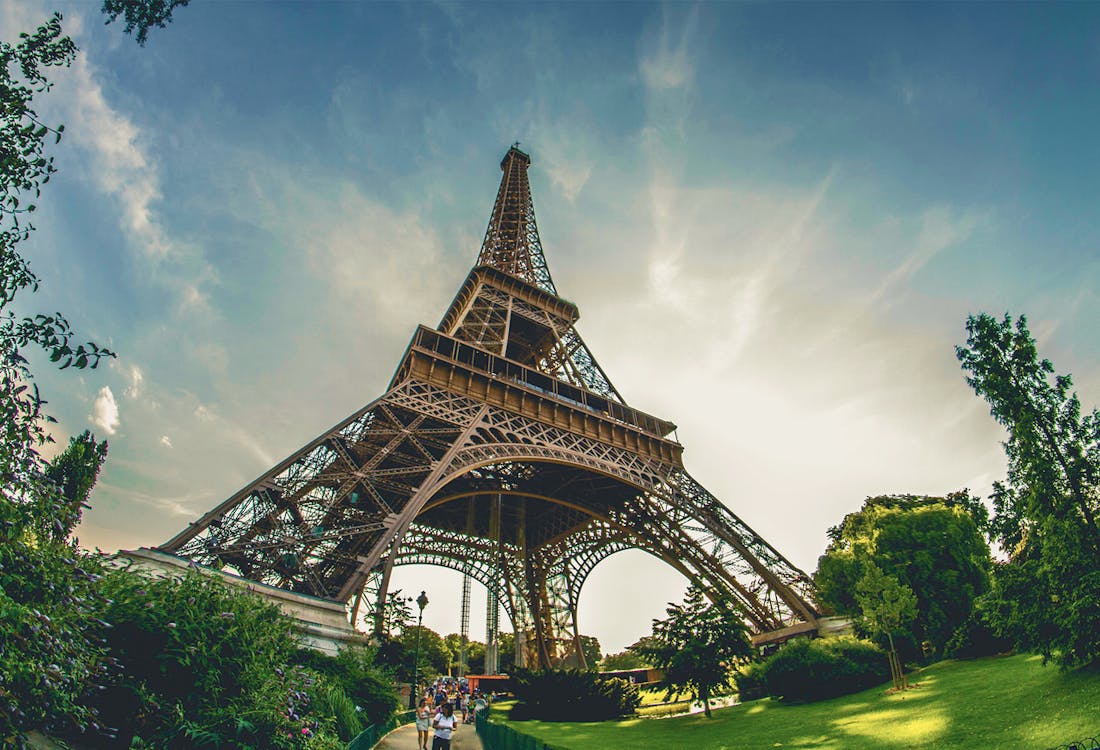 eiffel tower entrances