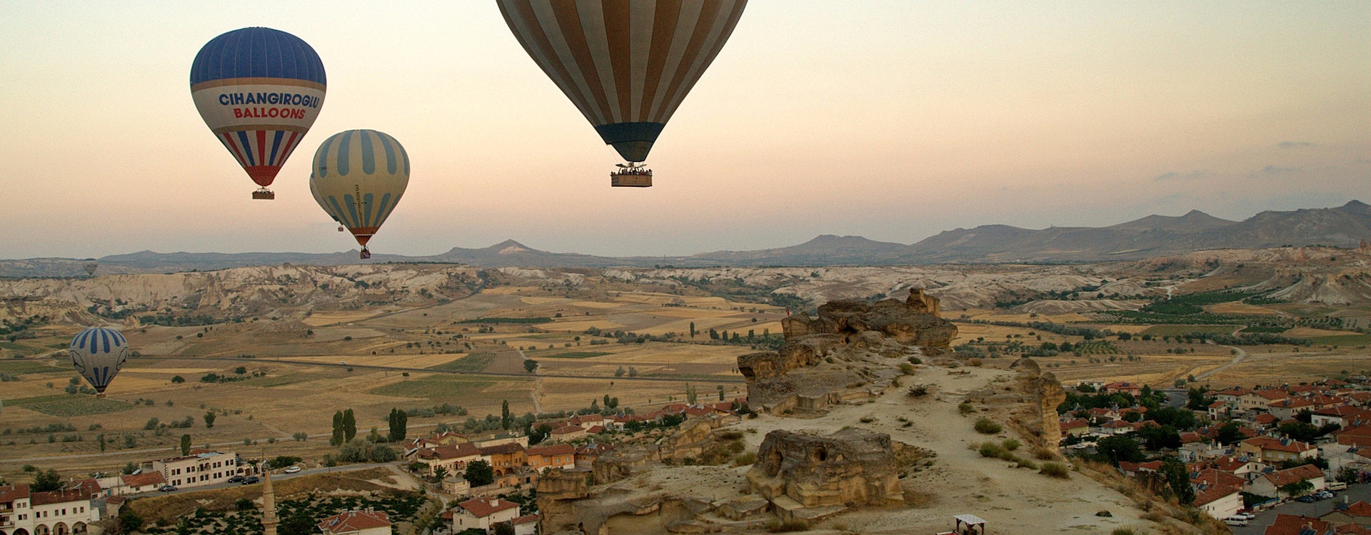 adventure desert safaris hot air ballooning