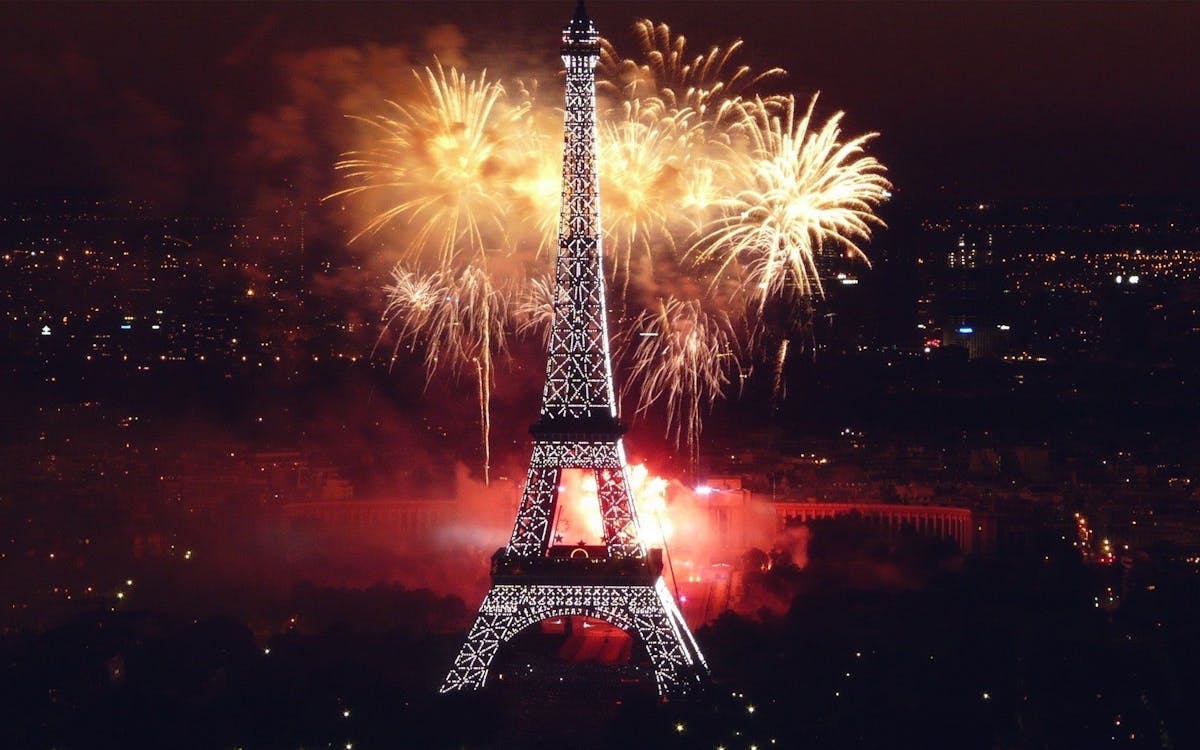 new year's eve: illuminations tour & dinner cruise - la marina-4 new year's eve: illuminations tour & dinner cruise - la marina-4